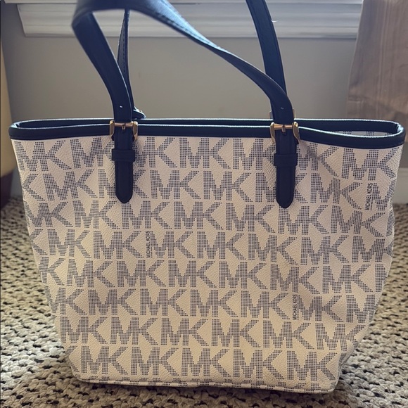Michael Kors Black and Cream Tote Bag - Picture 2 of 3
